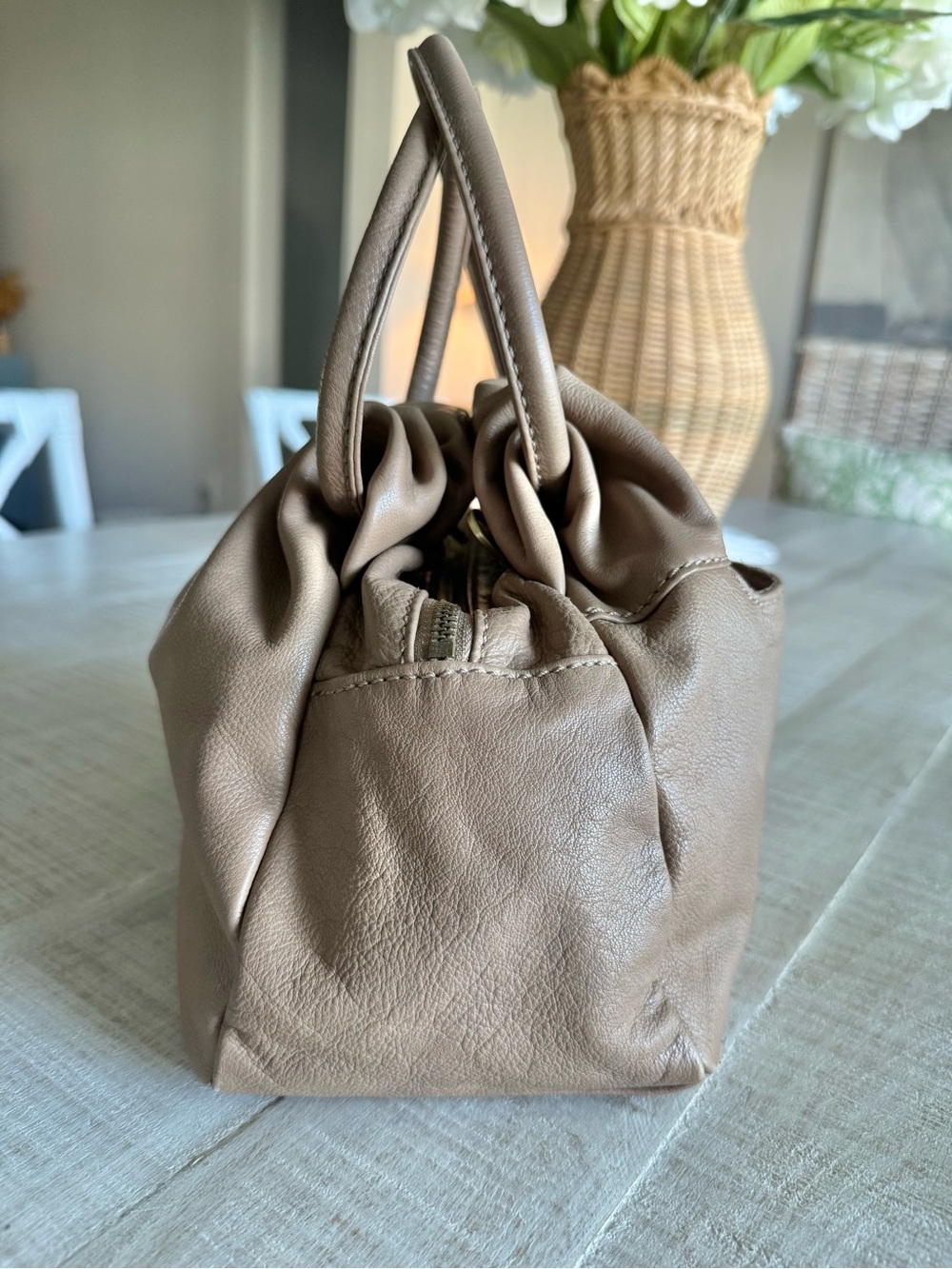 HOBO International Darling Leather Slouchy Satchel Bag Taupe Top Handle - Picture 6 of 13